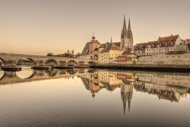 Dom-und-Donau-Regensburg-Architektur
